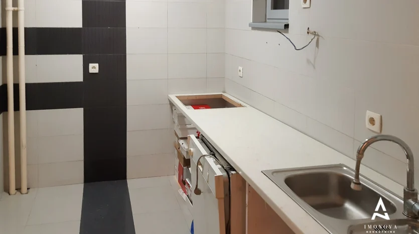 Vracar Three-Room Apartment – Garage Space
