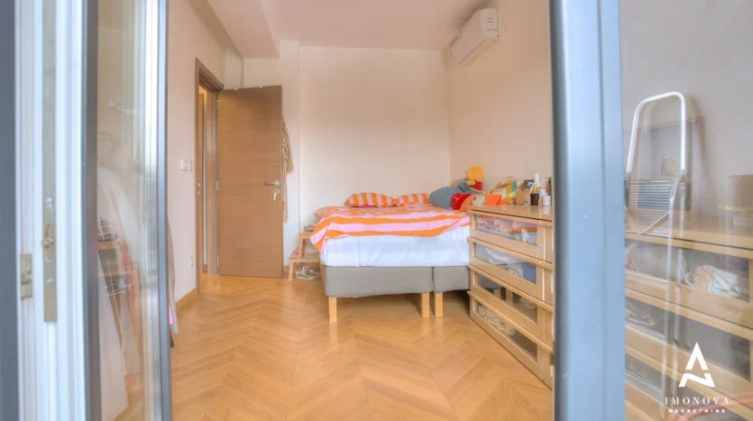 Vračar novogradnja troiposoban stan