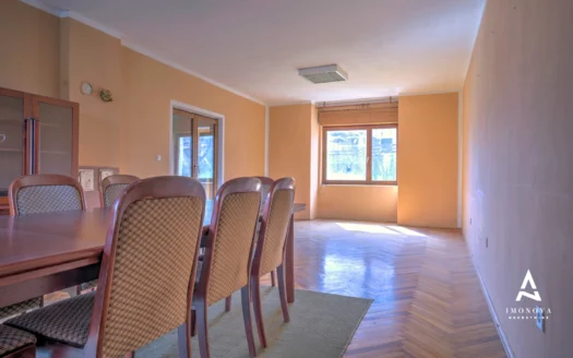 Kuća Avala-Šuplja stena